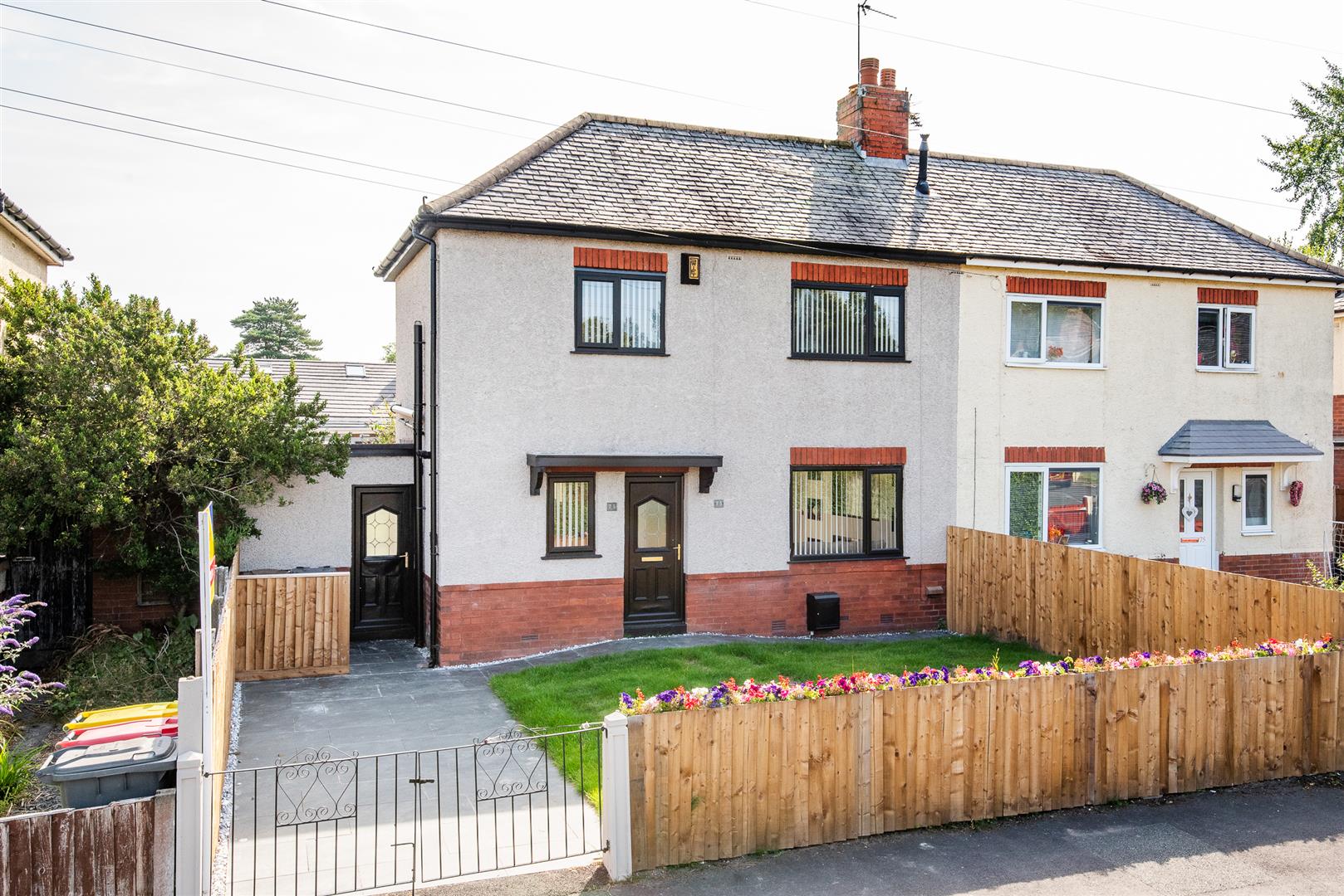 House Farringdon Crescent in Preston