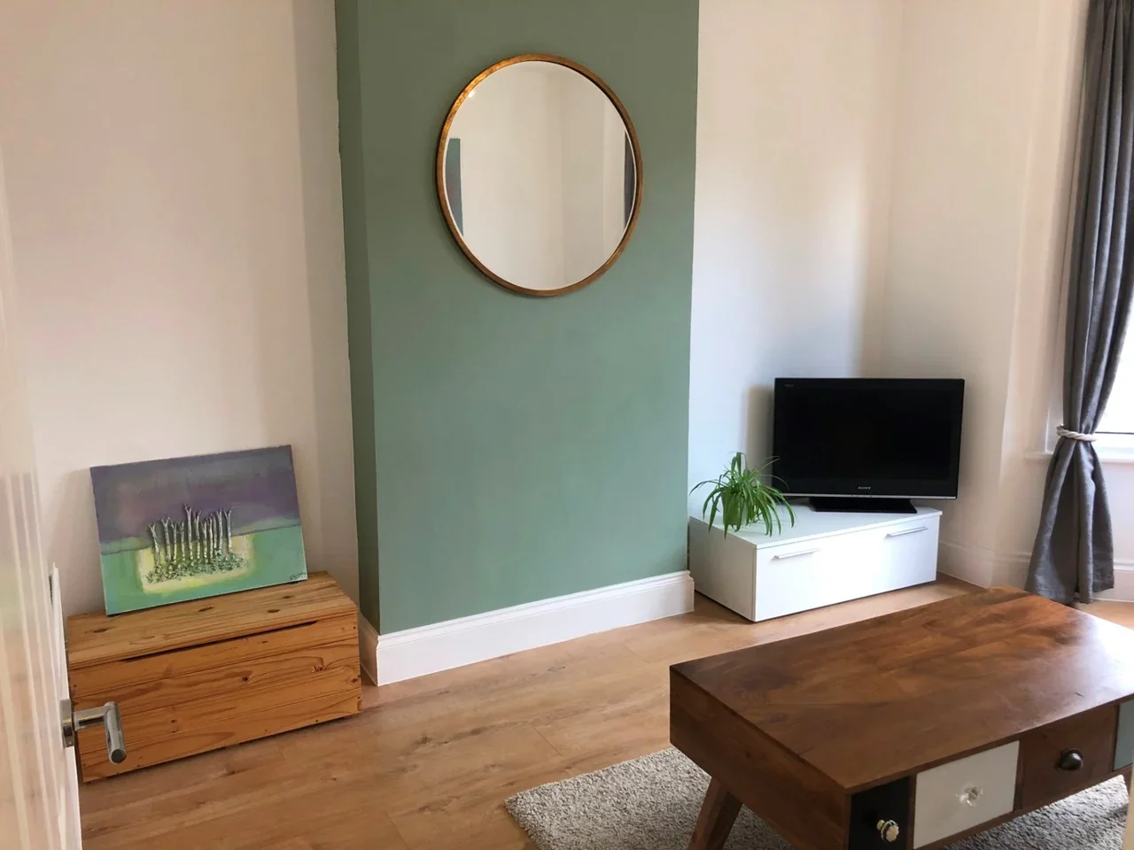 Flat Ravenscroft Road in Greater London