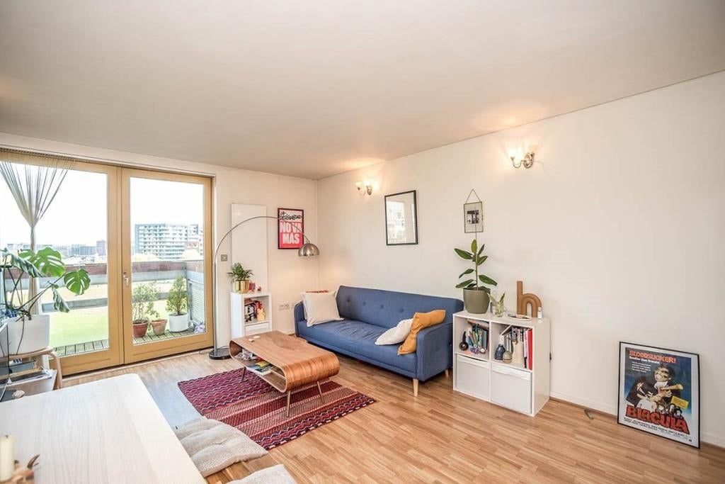Flat West Parkside in Greater London