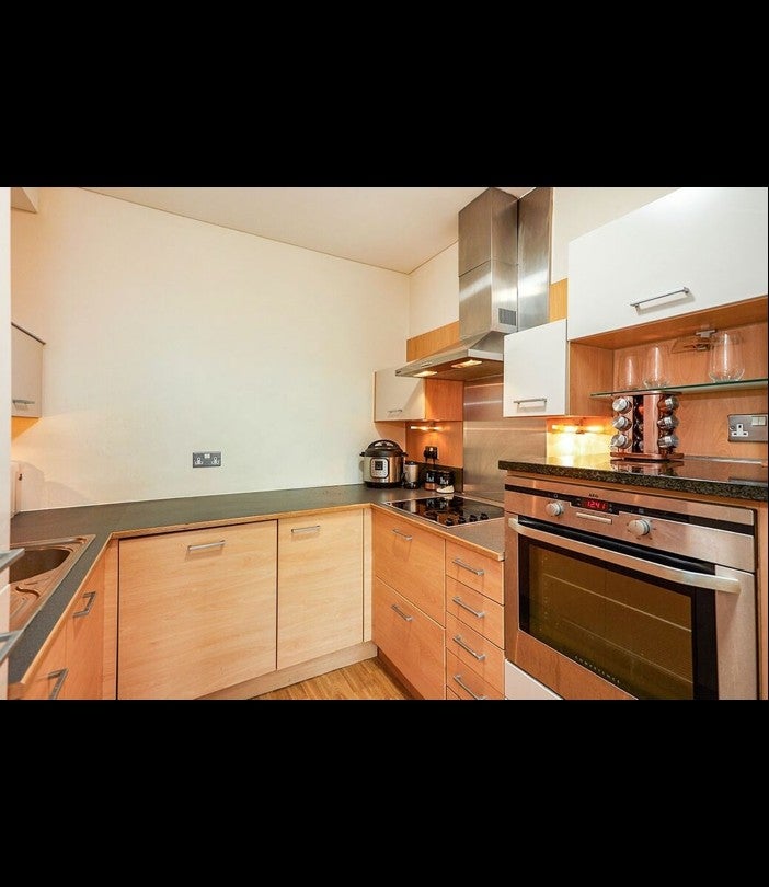 Flat West Parkside in Greater London