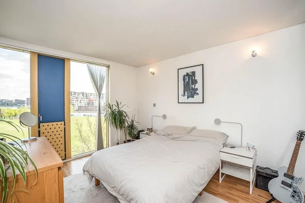 Flat West Parkside in Greater London