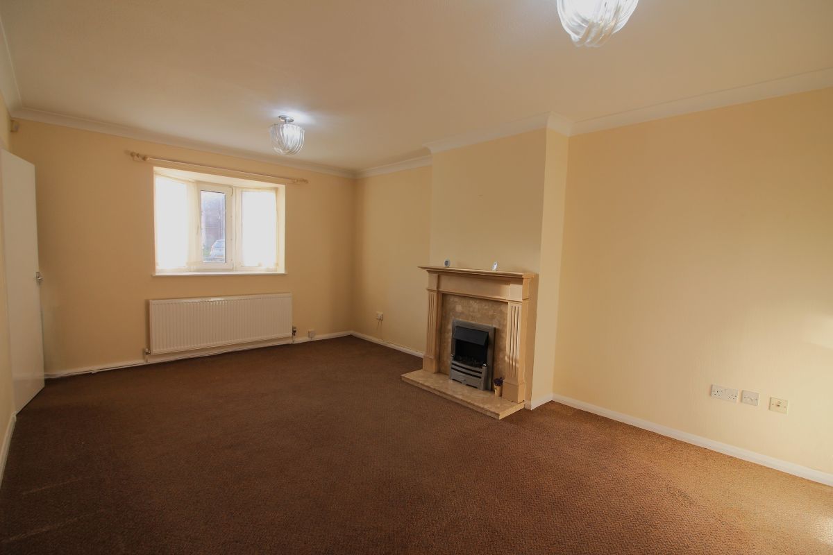 Flat Astral Grove in Hucknall Torkard