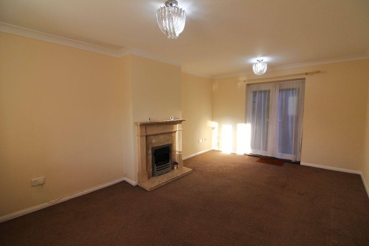 Flat Astral Grove in Hucknall Torkard