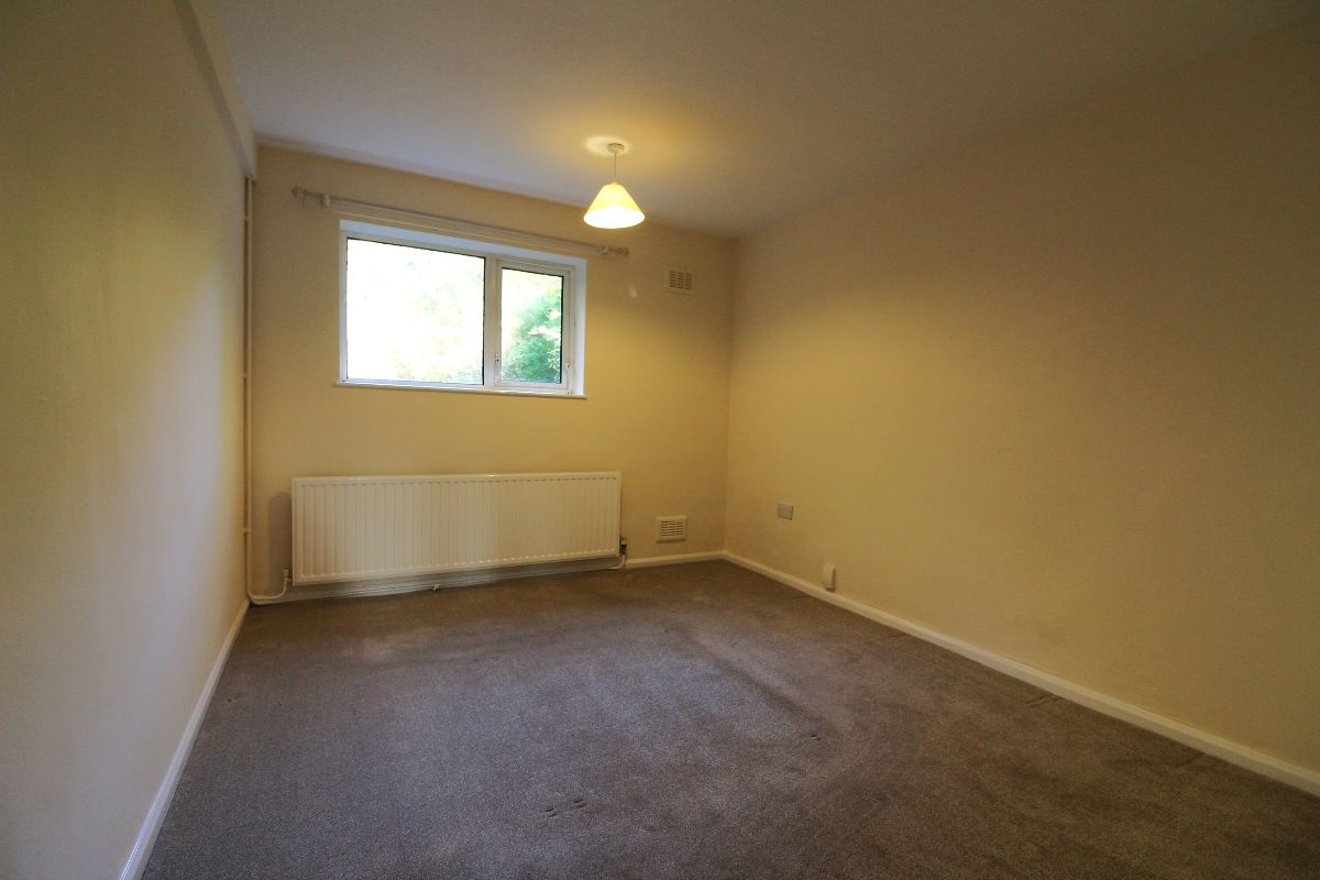Flat Astral Grove in Hucknall Torkard