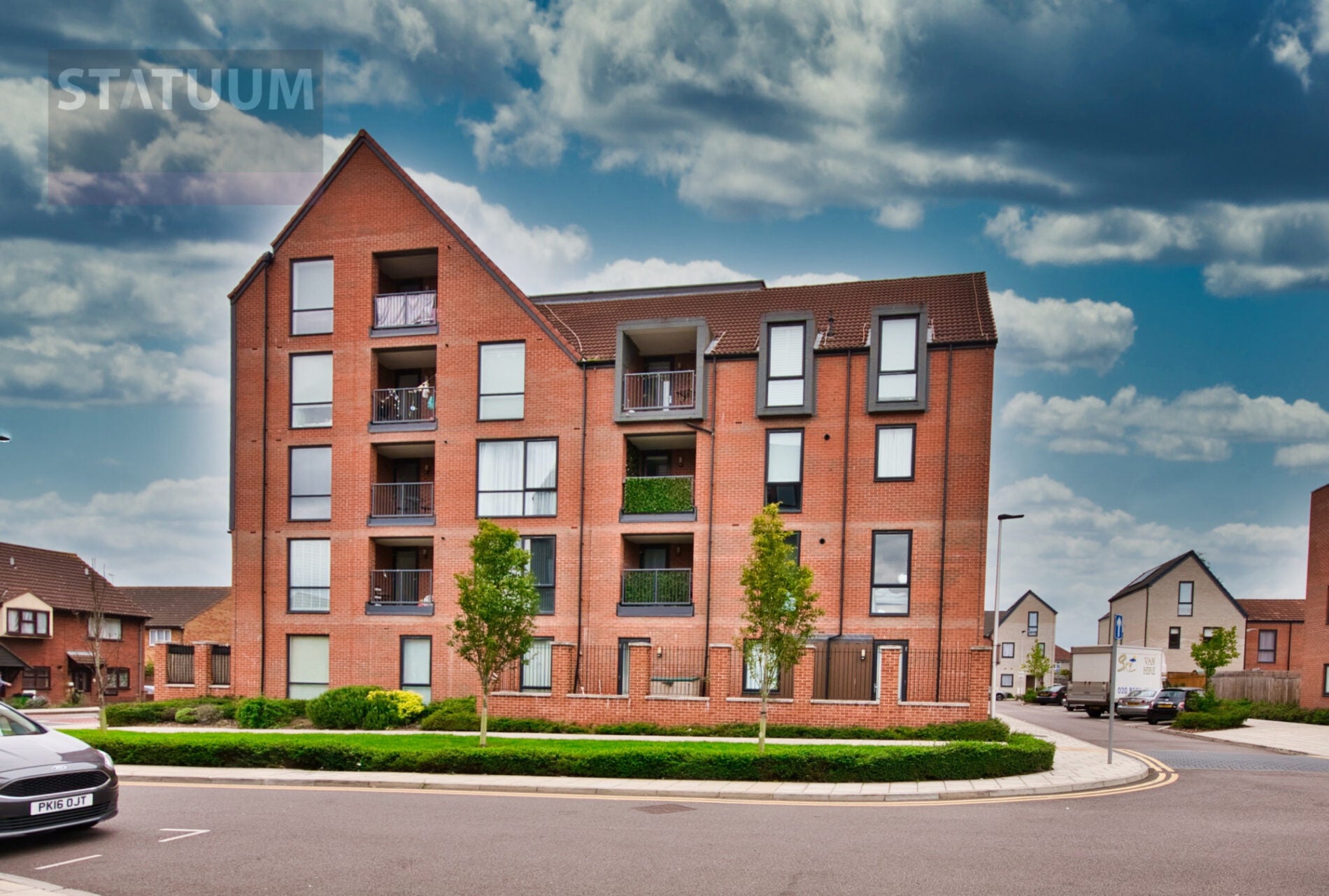 Flat Marine Crescent in Greater London