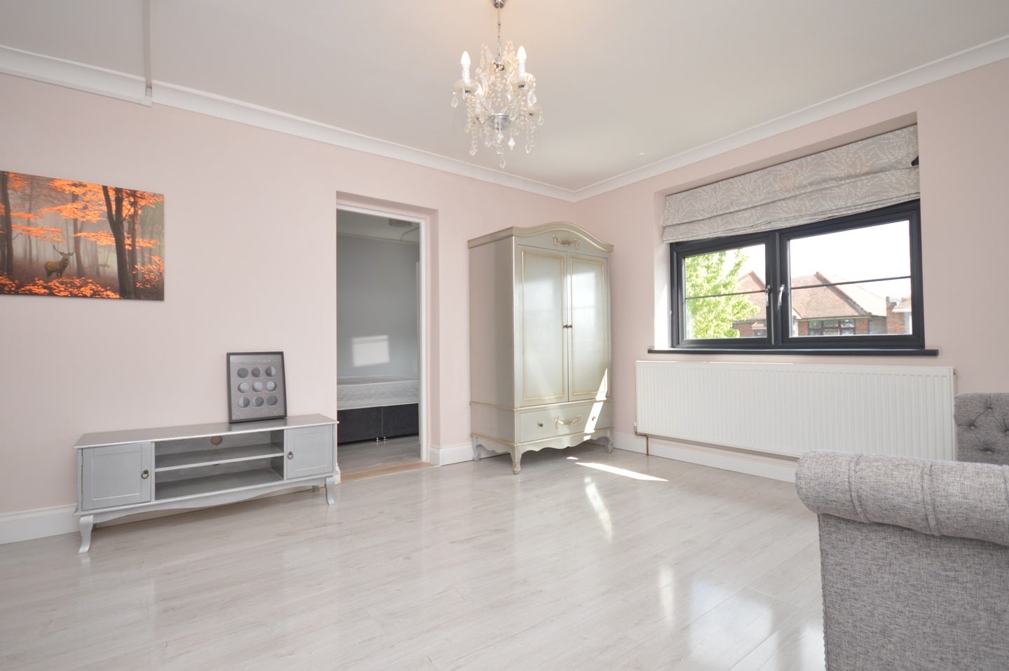 Flat Wincanton Gardens in Greater London