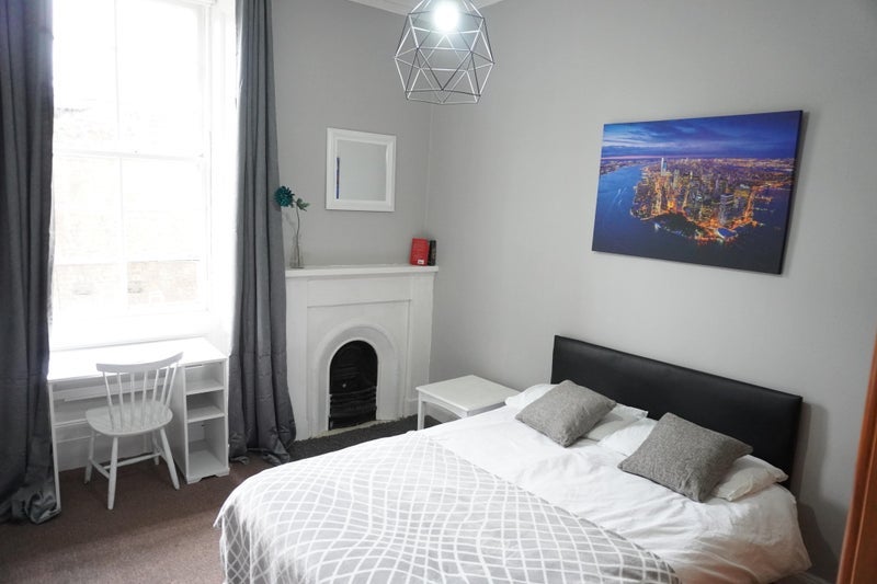 Room St George's Road in Glasgow