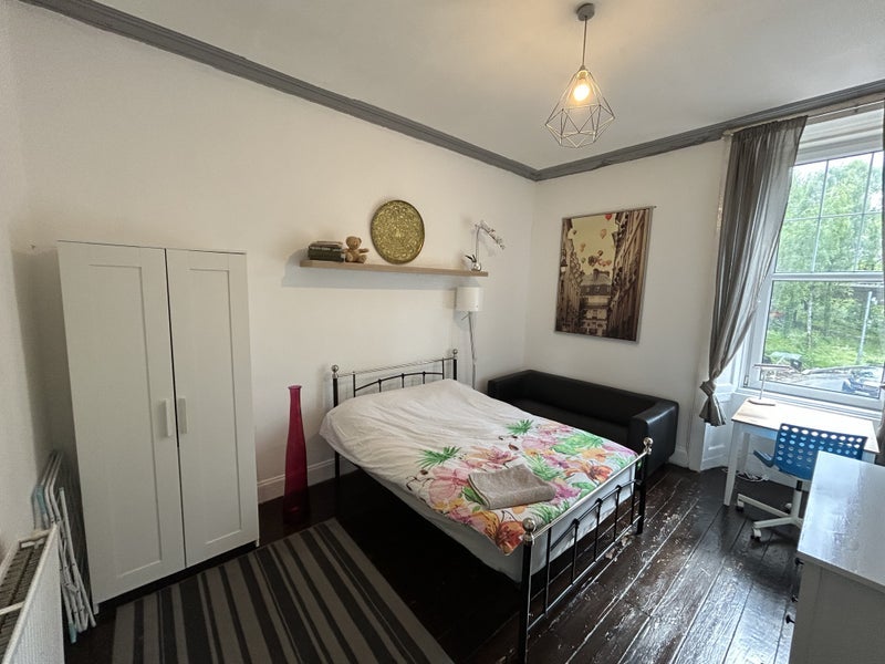 Room St George's Road in Glasgow