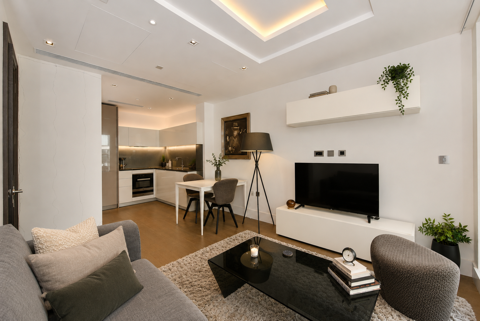 Flat Radnor Terrace in Greater London
