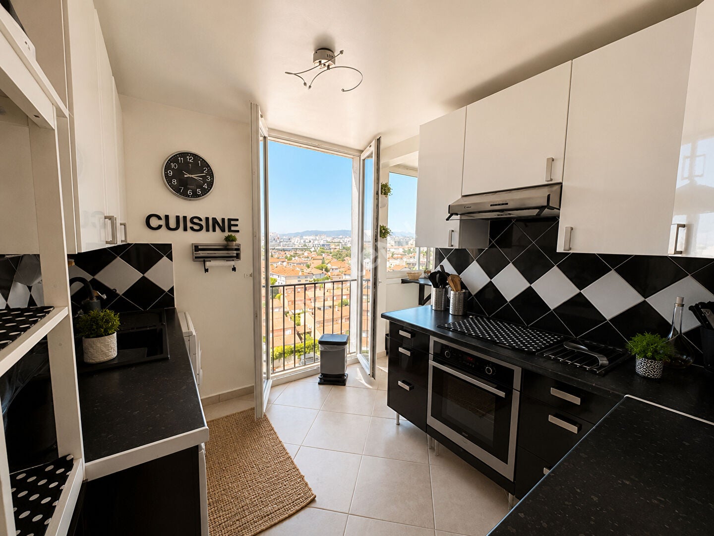 Flat Avenue de Mazargues in Marseille