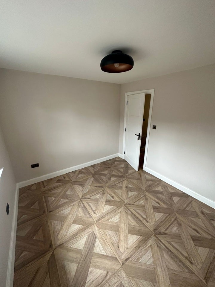 House Eastbrook Close in Woking