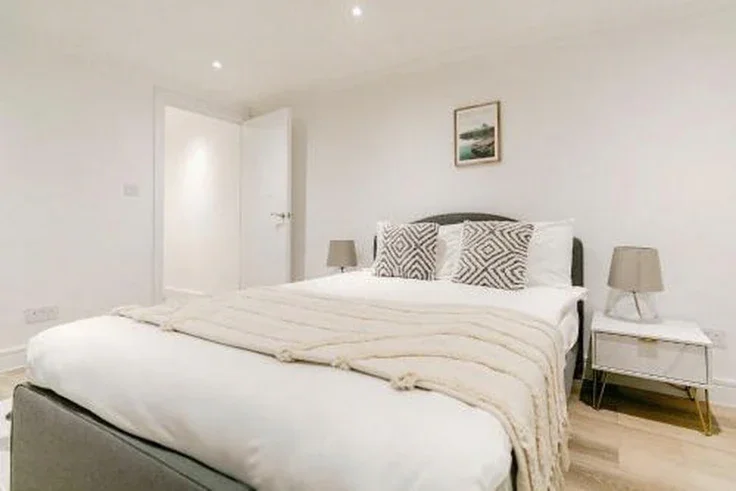 Flat Sussex Gardens in City of Westminster