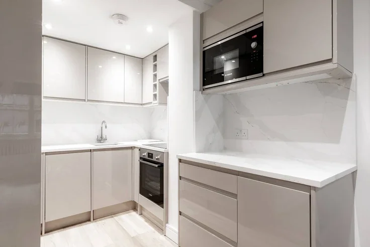 Flat Sussex Gardens in City of Westminster