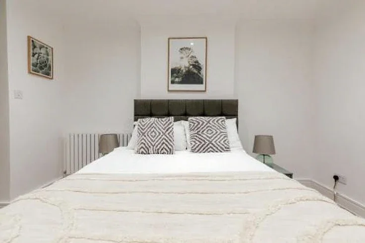 Flat Sussex Gardens in City of Westminster