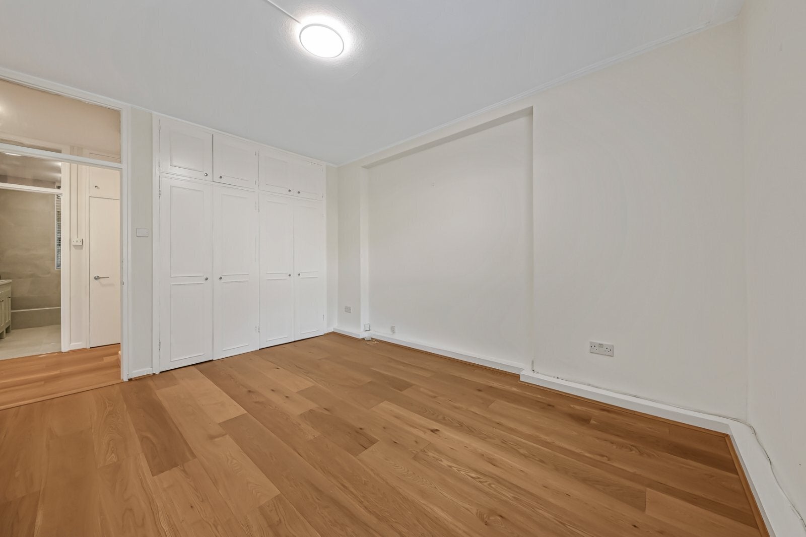 Flat Redington Road in Greater London