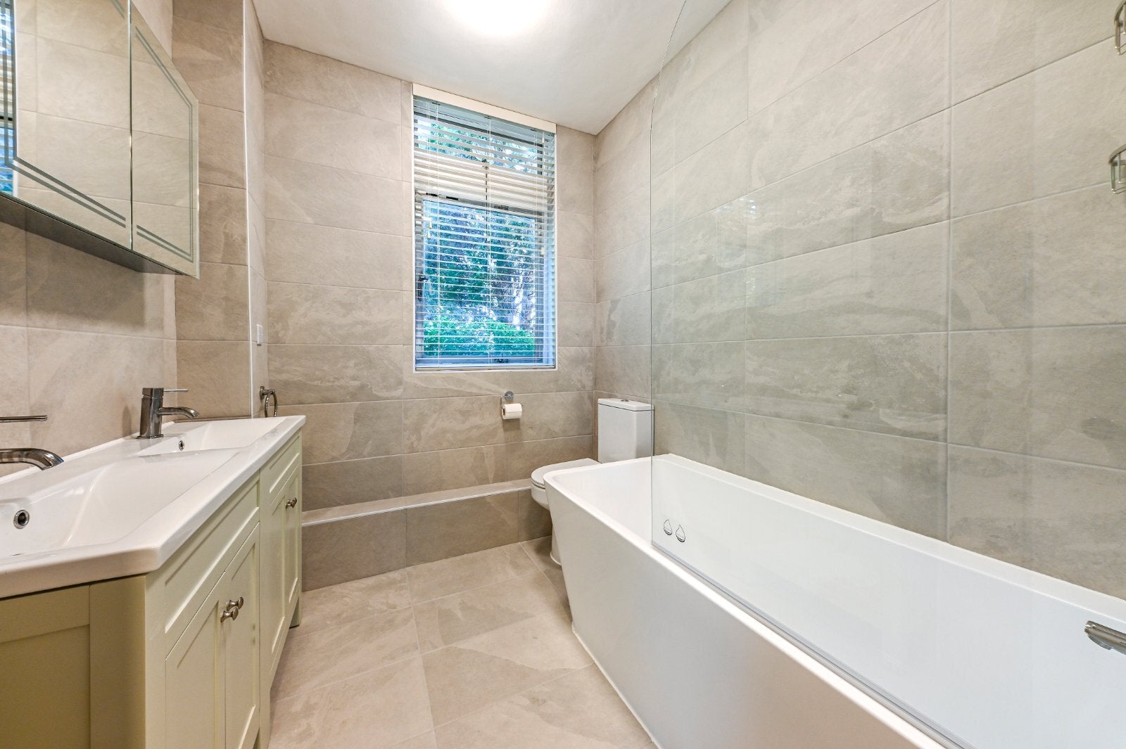 Flat Redington Road in Greater London
