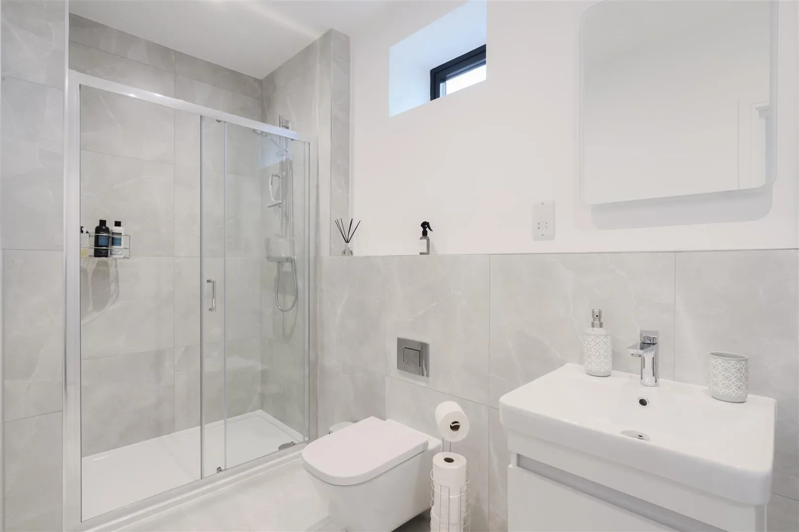 Flat Swanfield Road in Waltham Cross