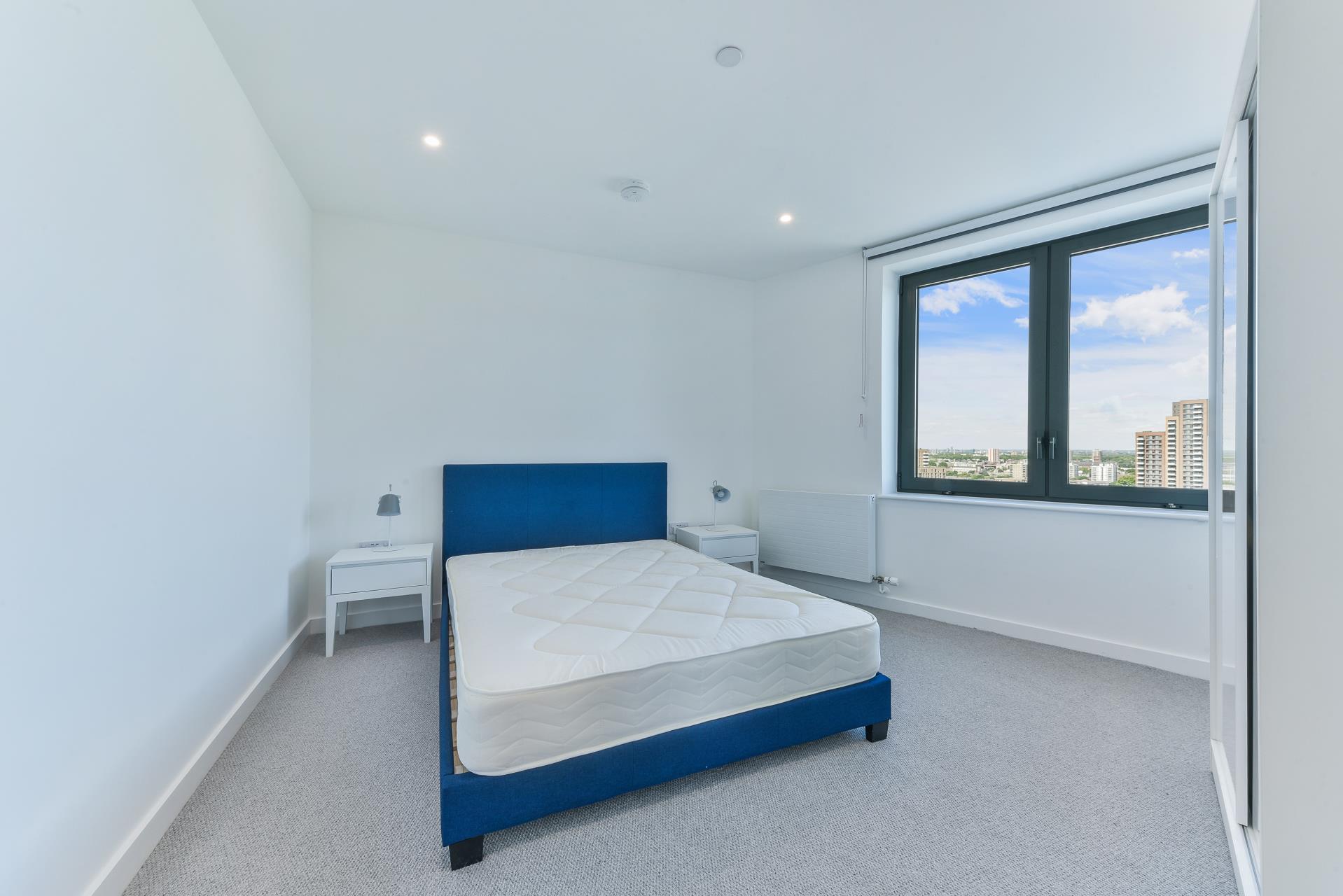 Flat Gillender Street in Greater London