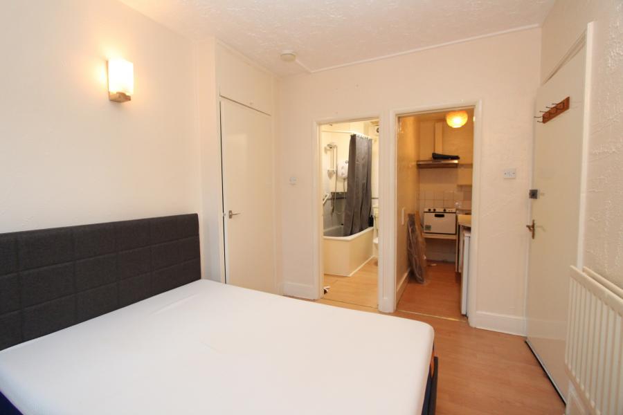 Flat Swainstone Road in Reading