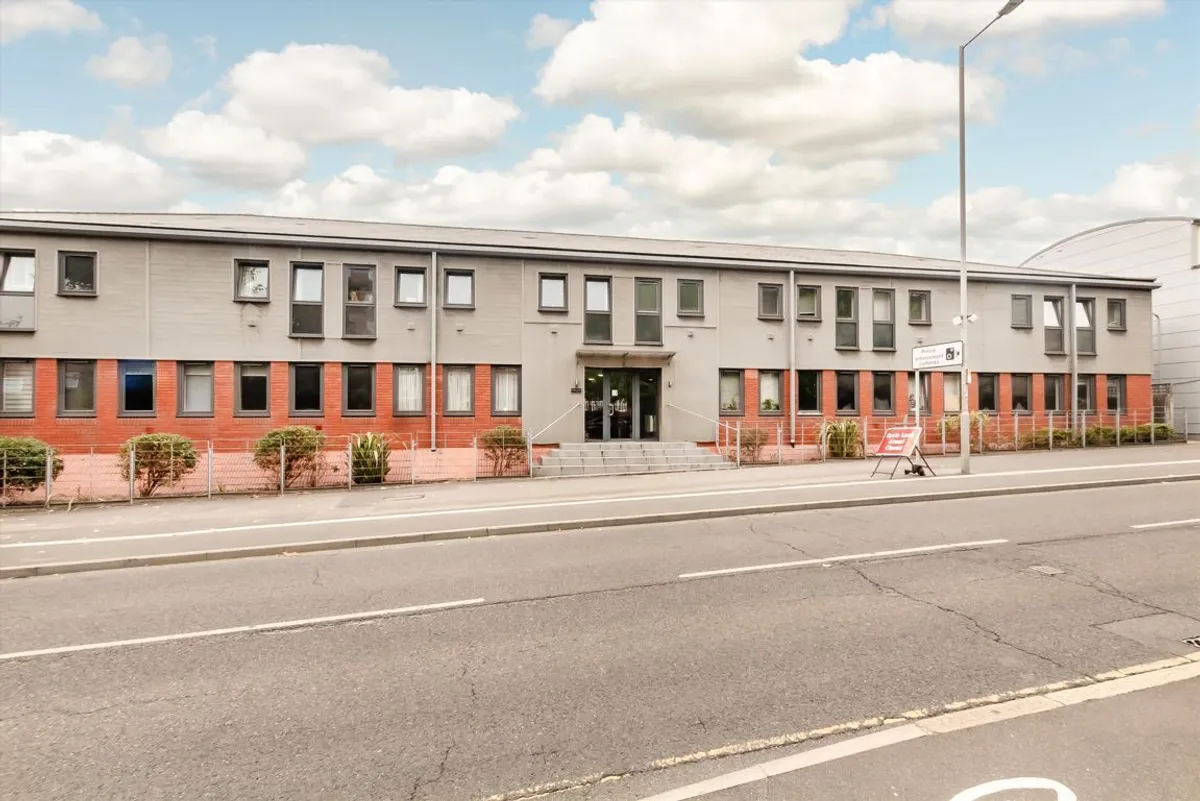 Flat Kingston Hill in Greater London