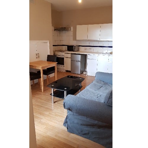Flat Bedford Hill in Greater London