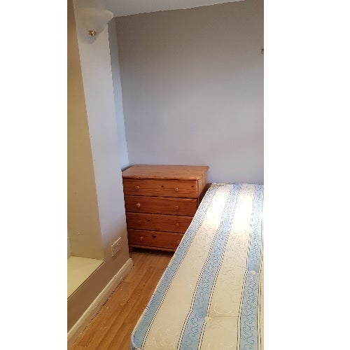 Flat Bedford Hill in Greater London