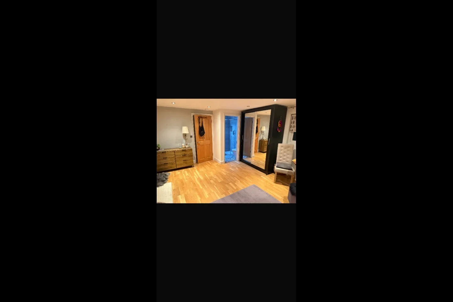 Room George Crescent in Greater London