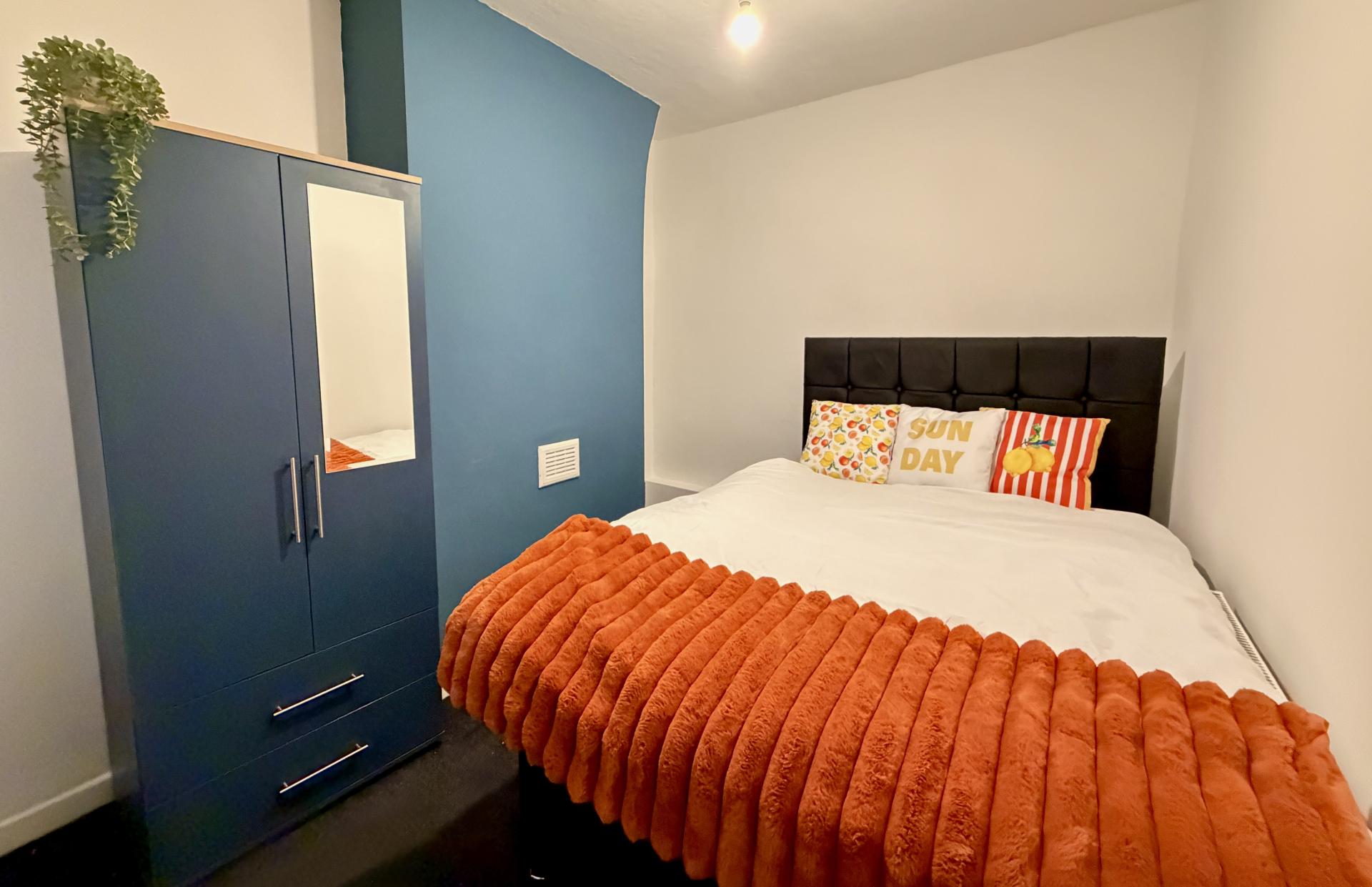 Room Molyneux Road in Liverpool