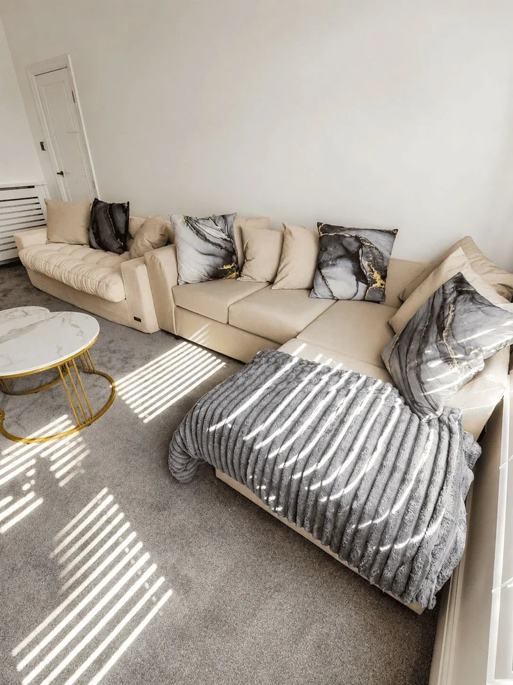 Flat Thrale Road in Greater London