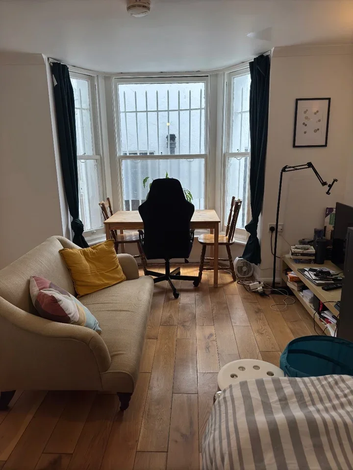 Flat Perham Road in Greater London