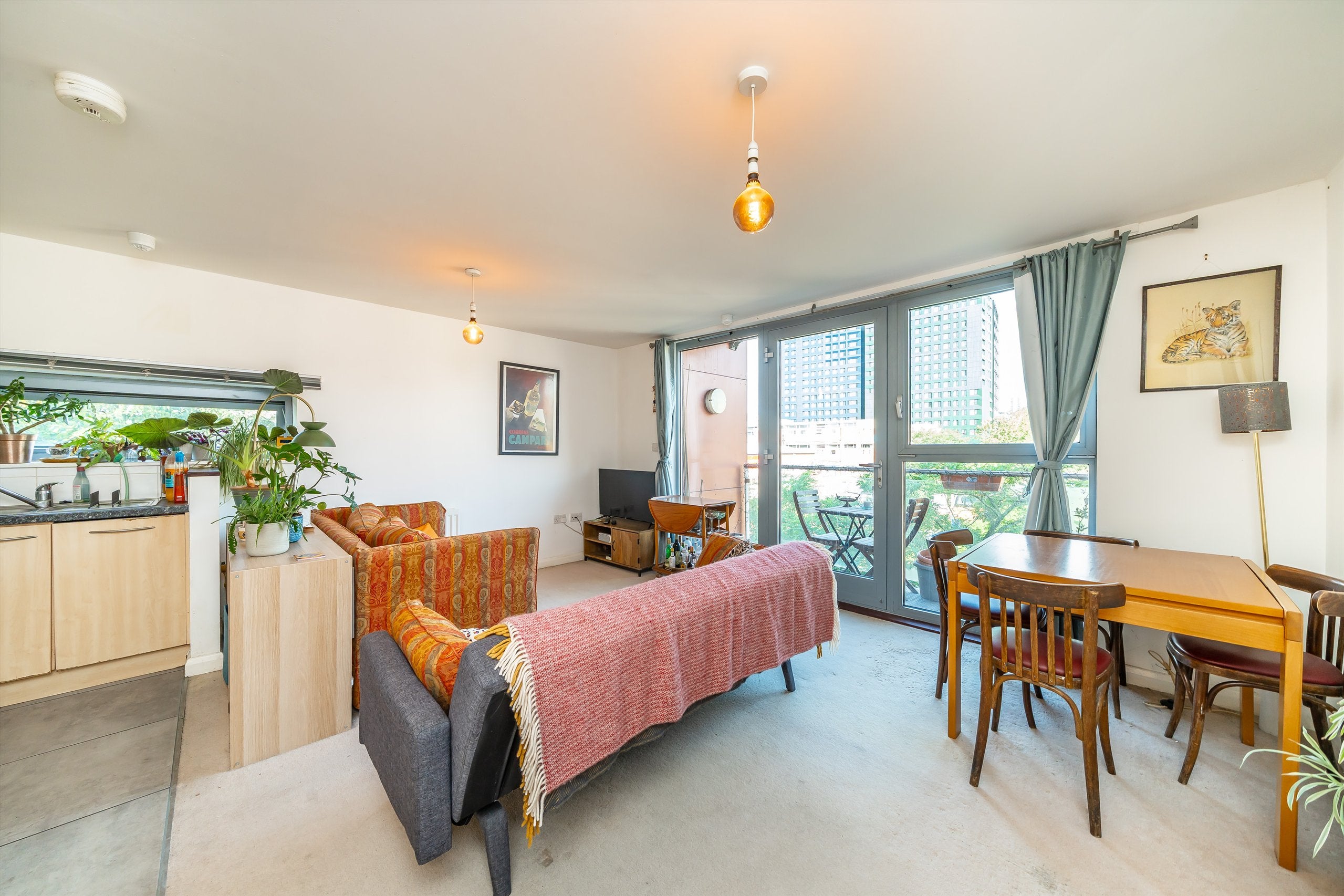 Flat Ascalon Street in Greater London