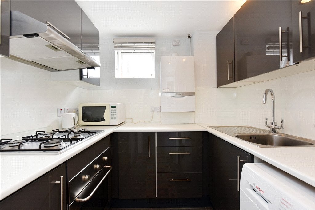 Flat Upper Berkeley Street in City of Westminster