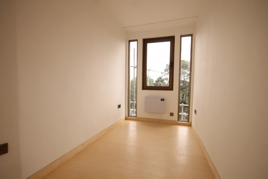 Flat Brownlow Road in London