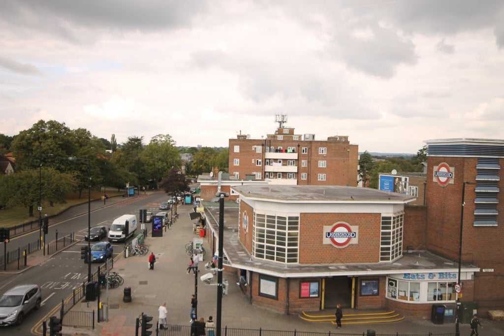 Flat Brownlow Road in London