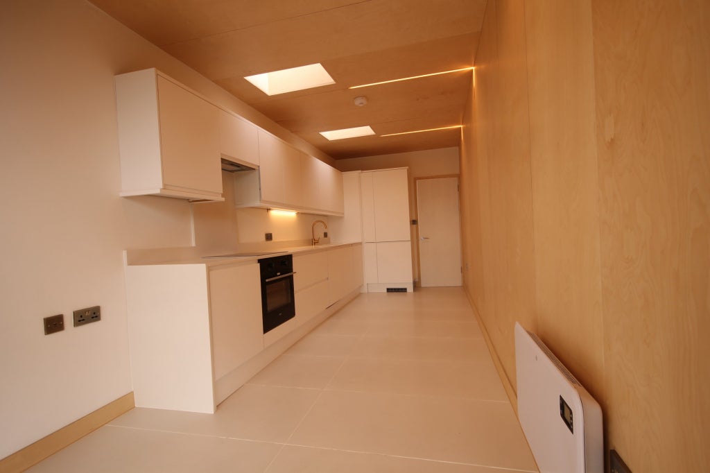 Flat Brownlow Road in London