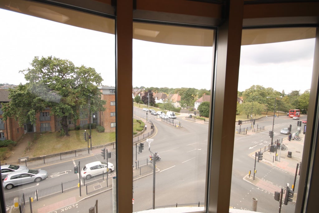 Flat Brownlow Road in London