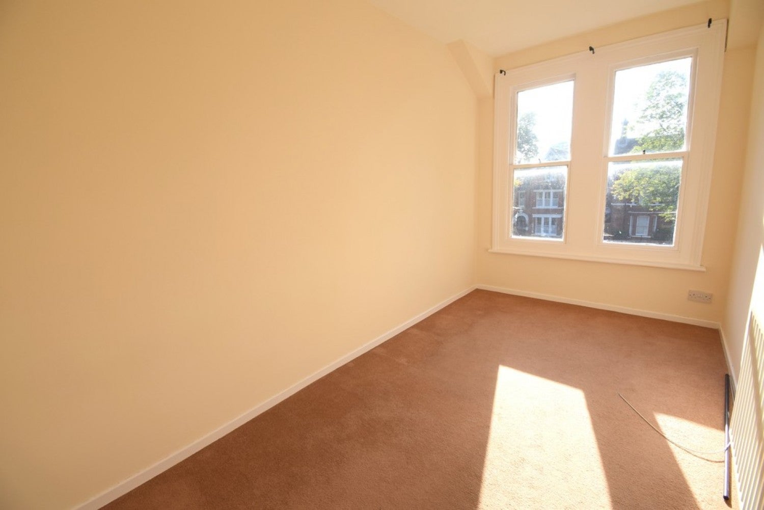 Flat De Parys Avenue in Bedford
