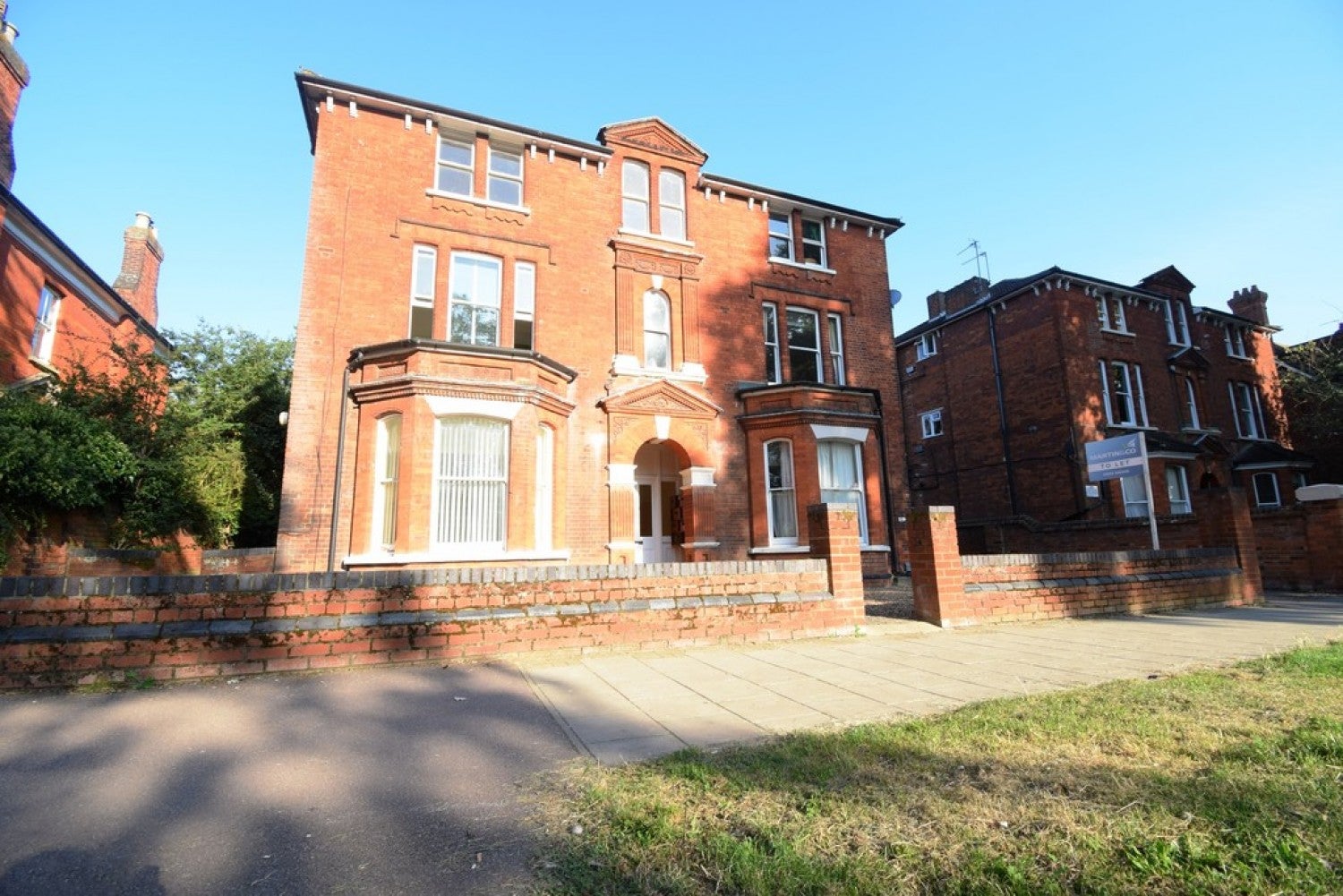 Flat De Parys Avenue in Bedford