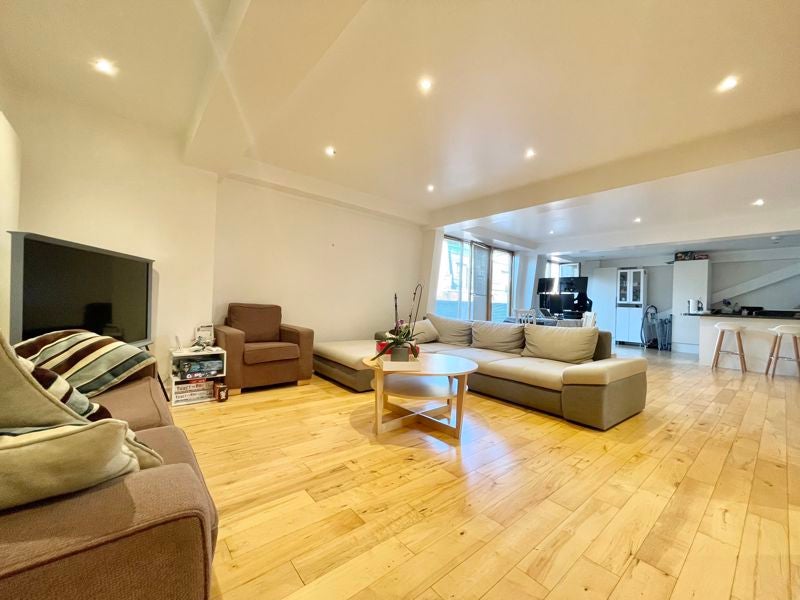 Flat Gibbons Rents in Greater London