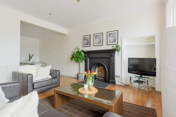 Flat Edmonstone's Close in City of Edinburgh