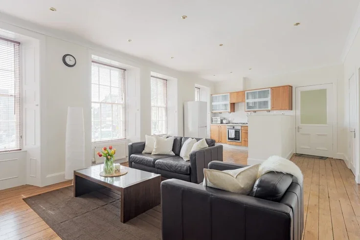 Flat Edmonstone's Close in City of Edinburgh