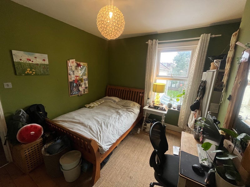 Room Cornwall Road in Bristol