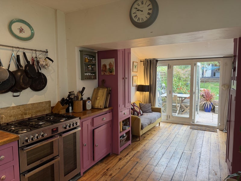 Room Cornwall Road in Bristol