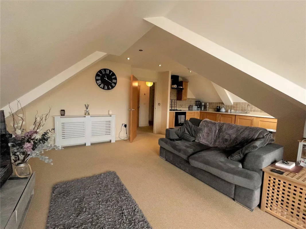 Flat Ardmore Road in Poole
