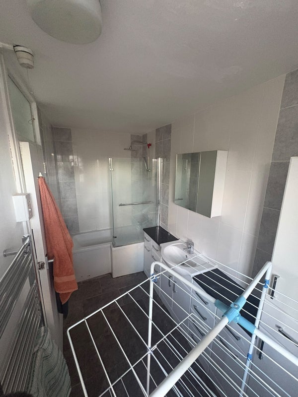 Room Gavestone Road in Greater London