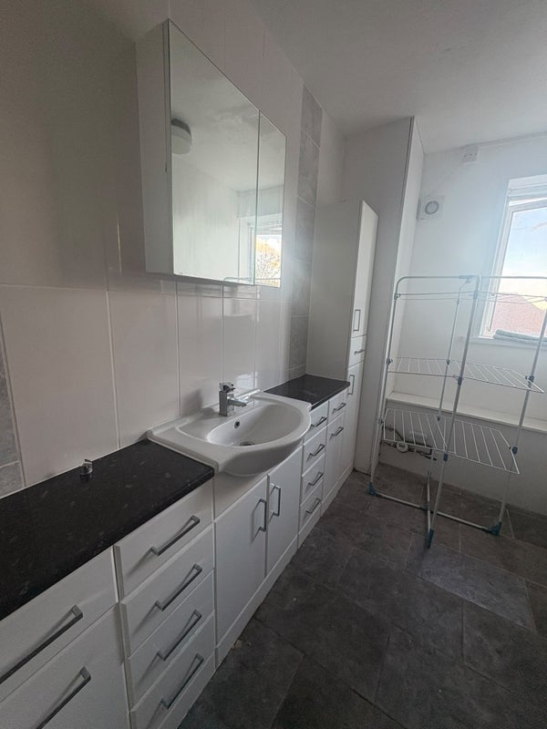 Room Gavestone Road in Greater London