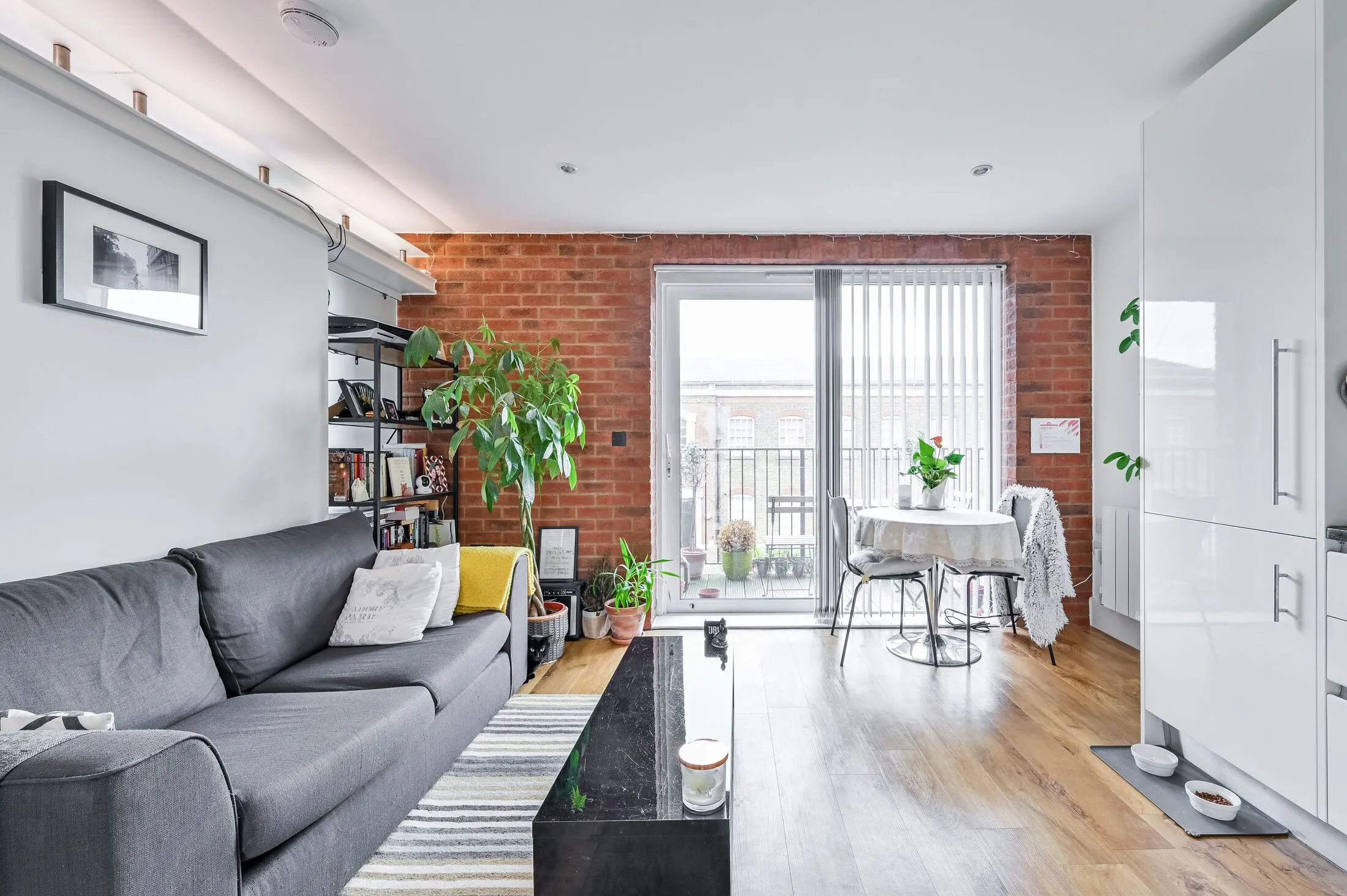 Flat Duke of Wellington Avenue in Greater London