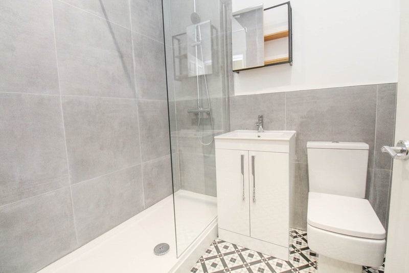 Room Back Wetherby Grove in Leeds