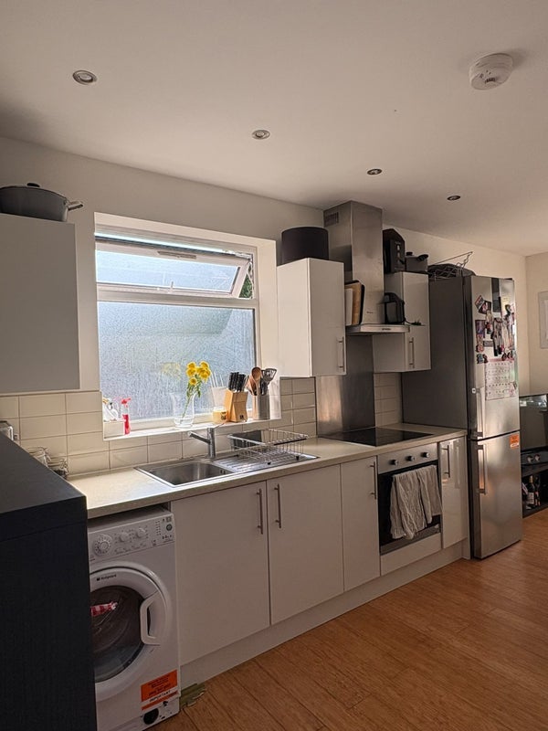 Room Wandsworth Road in Greater London