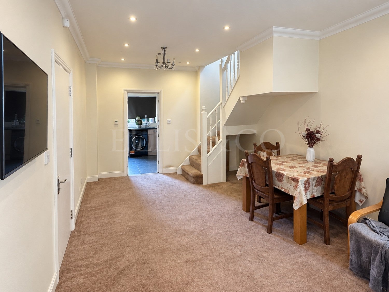 House Nolton Place in Greater London